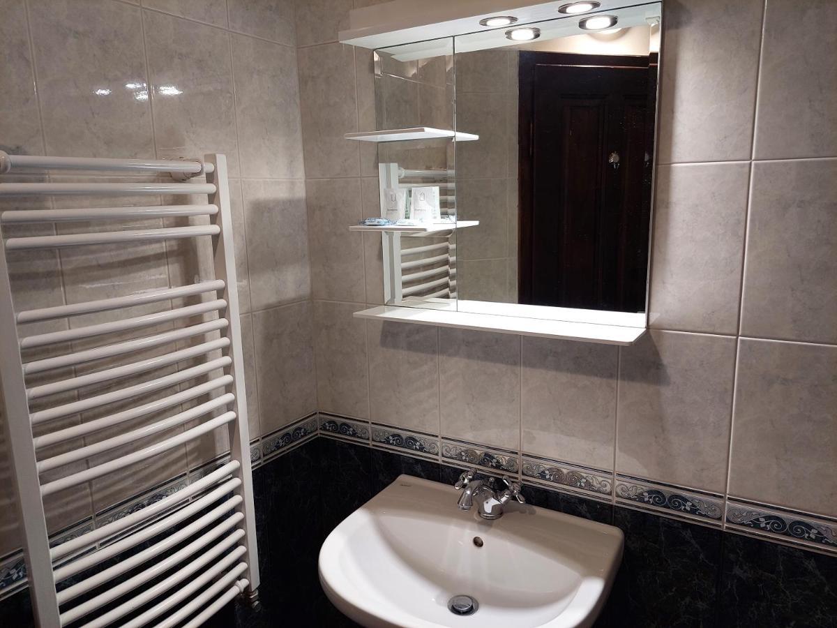 Guest Rooms Cheshmata 알바나시 외부 사진